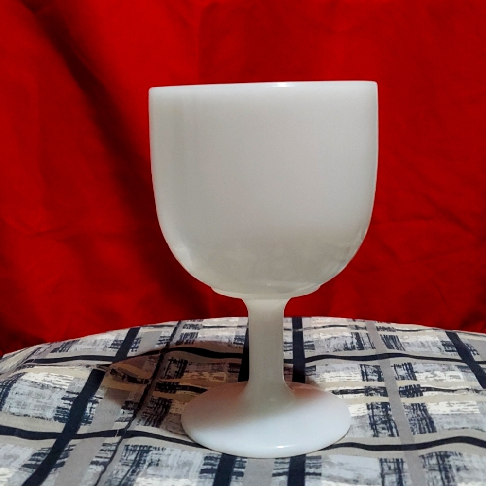 Water goblet